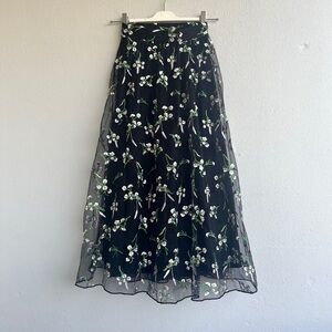 H&M | NWOT Embroidered Tulle Midi Skirt